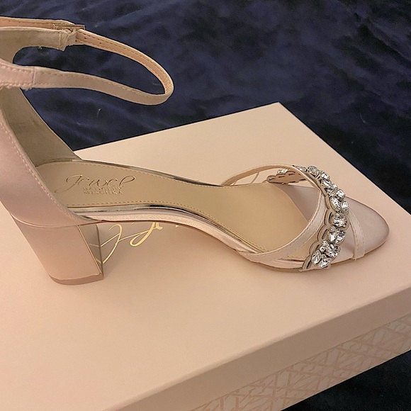 Badgley Mischka champagne bridal block heels - Picture 1 of 9